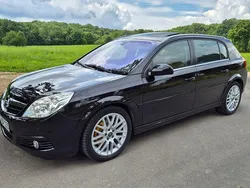 Schwarz Gebraucht 2005 Opel Signum Cosmo Kombi | 2.850 € (Fairer Preis)