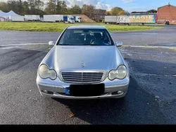 Silber Gebraucht 2002 Mercedes C200 Elegance Limousine | 2.500 €