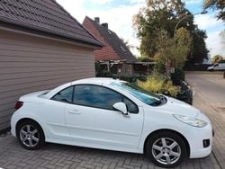 Weiß Gebraucht 2011 Peugeot 207 CC Cabrio | 6.500 € (Teuer)