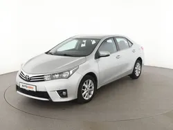 Silber Gebraucht 2014 Toyota Corolla Life+ Limousine | 12.890 € (Teuer)