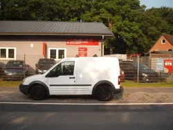Weiß Gebraucht 2013 Ford Tourneo Connect Van / Kleinbus | 4.399 € (Etwas zu teuer)