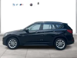 Schwarz Gebraucht 2022 BMW X1 Advantage SUV | 25.110 € (Fairer Preis)
