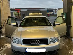 Silber Gebraucht 2002 Audi A4 Limousine | 4.850 € (Teuer)
