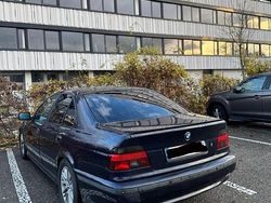 Blau Gebraucht 2000 BMW 523 Limousine | 3.333 € (Fairer Preis)