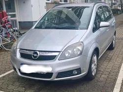 Silber Gebraucht 2005 Opel Zafira Van / Kleinbus | 800 € (Guter Preis)