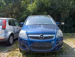 Blau Gebraucht 2010 Opel Zafira Van / Kleinbus | 3.700 € (Fairer Preis)