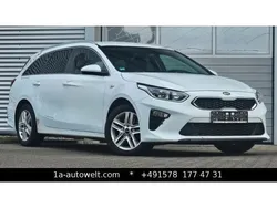 Weiß Gebraucht 2021 Kia Ceed Sportswagon Vision Kombi | 10.400 €