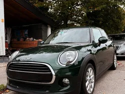 Grün Gebraucht 2018 Mini Cooper D Kleinwagen | 14.500 € (Fairer Preis)