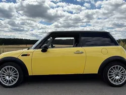 Gelb Gebraucht 2003 Mini Cooper Kleinwagen | 3.490 €