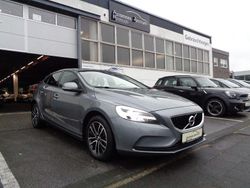 Grau Gebraucht 2019 Volvo V40 Momentum Limousine | 16.690 € (Fairer Preis)
