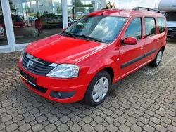 Rot Gebraucht 2009 Dacia Logan Lauréate Limousine | 3.990 € (Teuer)