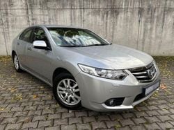 Silber Gebraucht 2014 Honda Accord Elegance Limousine | 12.490 € (Etwas zu teuer)