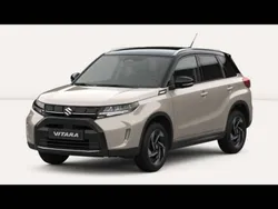 Savannah ivory metallic/dach s Neu 2024 Suzuki Vitara Comfort+ SUV | 21.690 € (Superpreis)