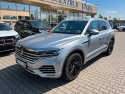 Antimonsilber metallic Gebraucht 2020 VW Touareg Elegance SUV | 39.840 € (Etwas zu teuer)