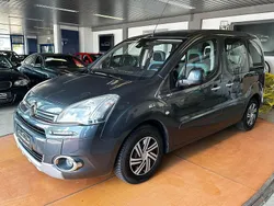 Grau Gebraucht 2014 Citroën Berlingo SELECTION Van / Kleinbus | 10.490 € (Fairer Preis)