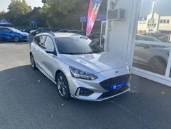 Silber Gebraucht 2022 Ford Focus ST-Line Kombi | 16.900 €