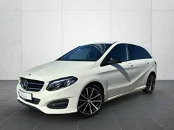 Weiß Gebraucht 2016 Mercedes B180 Urban Van / Kleinbus | 12.999 € (Fairer Preis)
