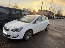 Weiß Gebraucht 2011 Opel Astra Limousine | 5.800 € (Fairer Preis)