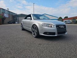 Silber Gebraucht 2009 Audi A4 Cabriolet Sport Cabrio | 12.450 €