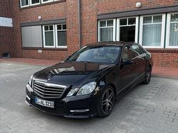 Schwarz Gebraucht 2012 Mercedes E300 Avantgarde Limousine | 8.399 €