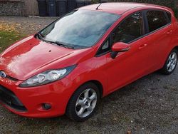 Rot Gebraucht 2010 Ford Fiesta Titanium Limousine | 3.499 € (Fairer Preis)