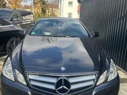Grau Gebraucht 2011 Mercedes E250 Elegance Coupé | 6.000 € (Superpreis)