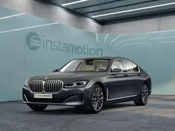 Grau Gebraucht 2022 BMW 750 M Sport Limousine | 57.899 € (Fairer Preis)
