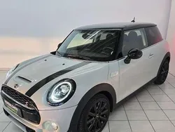 Silber metallic Gebraucht 2018 Mini Cooper S Chili Kleinwagen | 21.570 € (Etwas zu teuer)