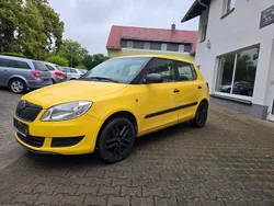 Gelb Gebraucht 2012 Skoda Fabia Active Limousine | 1.390 € (Superpreis)