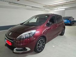 Rot Gebraucht 2012 Renault Scénic III Bose Edition Van / Kleinbus | 6.000 € (Guter Preis)
