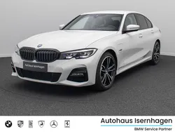 Alpinweiß uni300schwarz Gebraucht 2022 BMW 320e M Sport Limousine | 31.999 € (Fairer Preis)