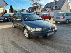 Grau Gebraucht 2004 Volvo V70 Kombi | 3.333 € (Etwas zu teuer)
