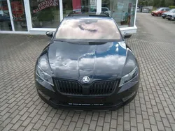 Schwarz Gebraucht 2018 Skoda Superb SportLine Kombi | 21.490 € (Fairer Preis)