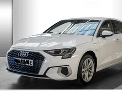 Weiß Gebraucht 2022 Audi A3 Sportback e-tron Advanced Limousine | 24.550 € (Guter Preis)