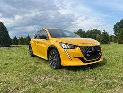 Gelb Gebraucht 2022 Peugeot 208 GT Kleinwagen | 16.000 € (Fairer Preis)