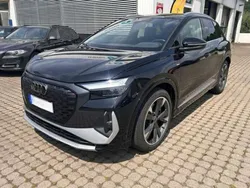 Mythosschwarz (metallic) Gebraucht 2023 Audi e-tron S-Line SUV | 36.000 € (Fairer Preis)