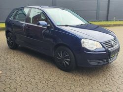 Blau Gebraucht 2005 VW Polo Kleinwagen | 2.200 € (Etwas zu teuer)