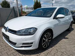 Weiß Gebraucht 2016 VW Golf VII Highline Limousine | 14.200 € (Fairer Preis)