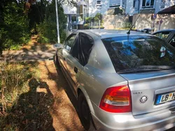 Silber Gebraucht 2001 Opel Astra Comfort Limousine | 1.000 € (Fairer Preis)