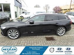 Onyx black / metallic Gebraucht 2020 Volvo V60 Momentum Kombi | 28.900 € (Guter Preis)