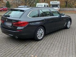 Grau Gebraucht 2019 BMW 520 Kombi | 22.250 € (Guter Preis)