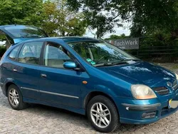 Blau Gebraucht 2001 Nissan Almera Tino Van / Kleinbus | 1.400 € (Guter Preis)