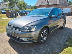 Grau Gebraucht 2017 VW Golf VII Sound Limousine | 11.500 € (Fairer Preis)