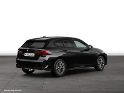 Black sapphire metallic Gebraucht 2024 BMW 118 Coupé Shadowline Coupé | 36.104 €