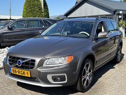 Grau Gebraucht 2011 Volvo XC70 SUV | 10.950 € (Fairer Preis)