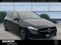 Kosmosschwarz (schwarz) Gebraucht 2023 Mercedes B180 Advanced Van / Kleinbus | 30.875 € (Fairer Preis)