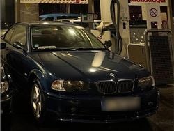 Blau Gebraucht 2001 BMW 318 Basis Coupé | 2.700 € (Fairer Preis)