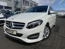 Weiß Gebraucht 2015 Mercedes B180 Van / Kleinbus | 12.390 € (Superpreis)
