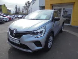 Grau Gebraucht 2023 Renault Captur Evolution SUV | 23.499 € (Fairer Preis)