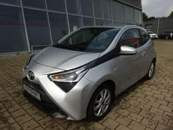 Silber Gebraucht 2020 Toyota Aygo City Kleinwagen | 10.450 € (Etwas zu teuer)